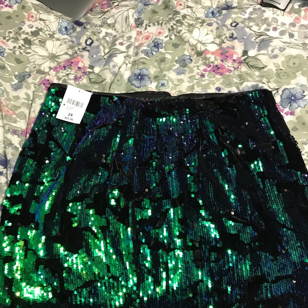 Forever 21 Sequin and Velvet Skirt. NWT.